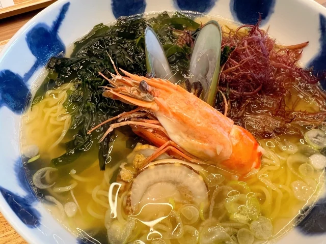 甲殻類のコクをきかせたスープの例